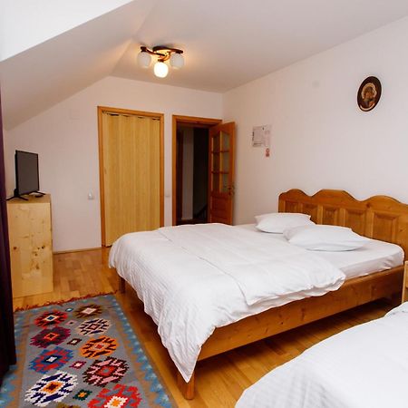 Casa Rumelia Paltineni Buitenkant foto