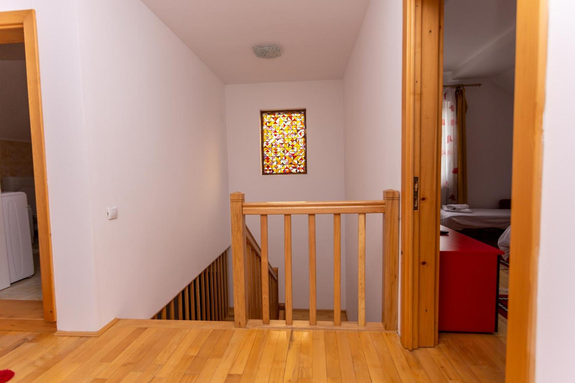 Casa Rumelia Paltineni Buitenkant foto