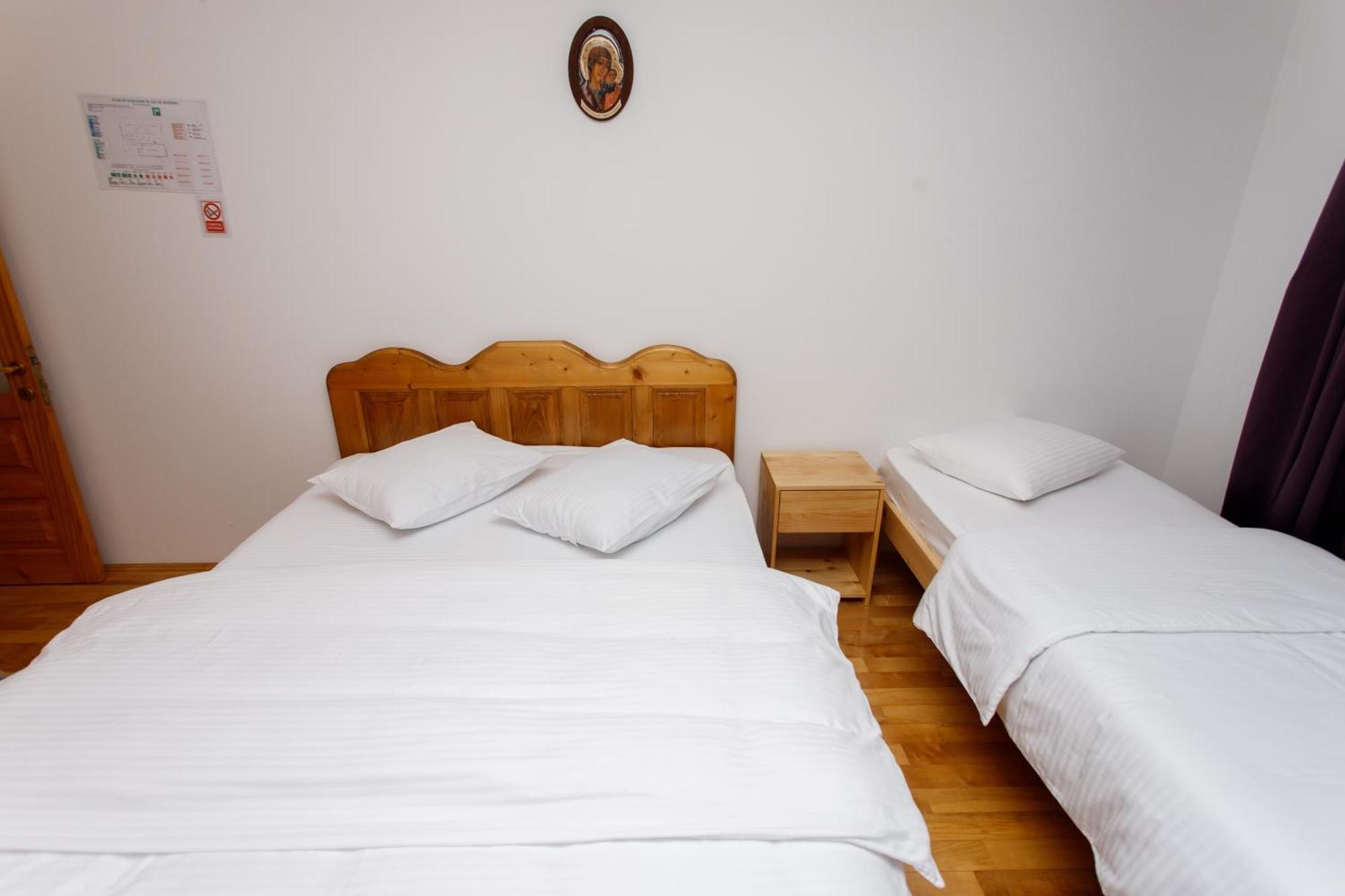 Casa Rumelia Paltineni Buitenkant foto